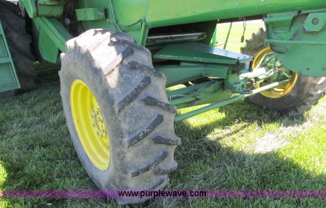 image for item F4903 1981 John Deere 6620 Turbo RWA combine