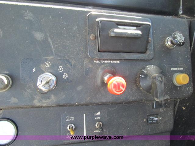 image for item F4903 1981 John Deere 6620 Turbo RWA combine