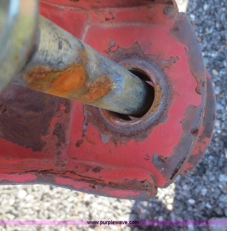 image for item F6983 1989 New Holland 848 round baler