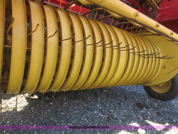 image for item F6983 1989 New Holland 848 round baler