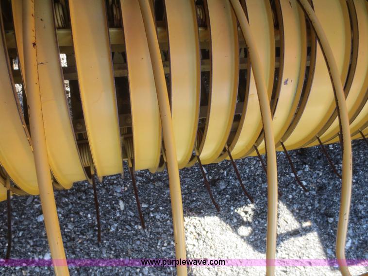 image for item F6983 1989 New Holland 848 round baler