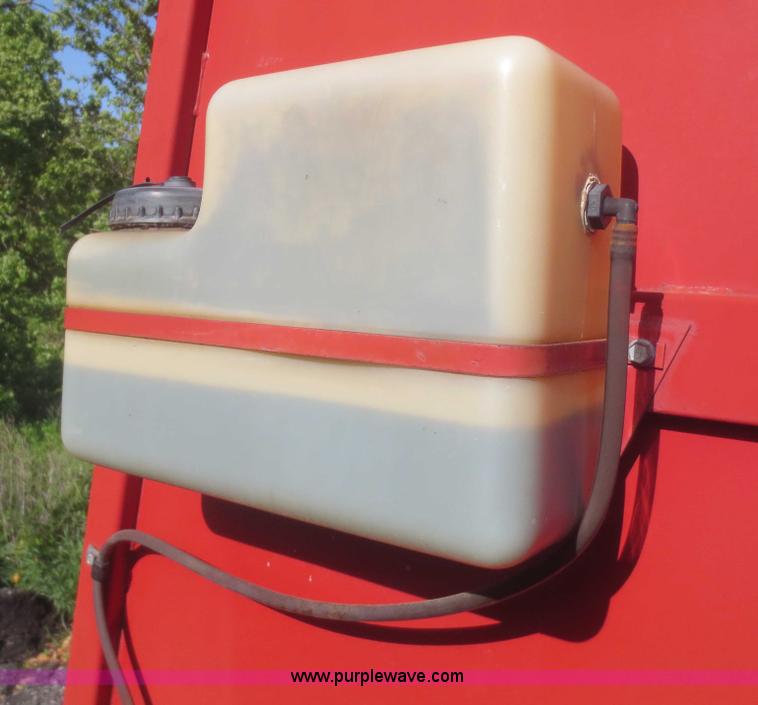 image for item F6983 1989 New Holland 848 round baler