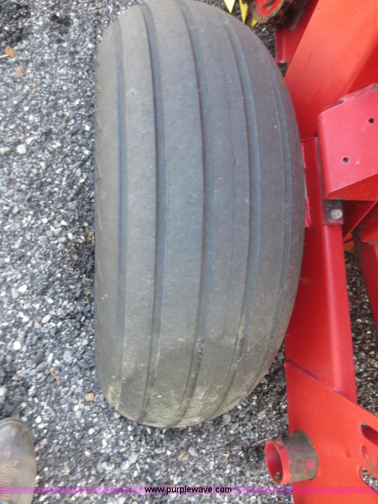 image for item F6983 1989 New Holland 848 round baler