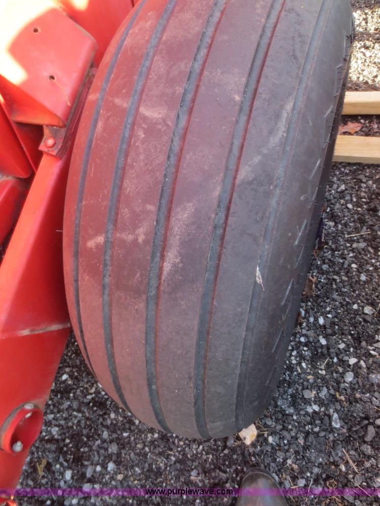 image for item F6983 1989 New Holland 848 round baler