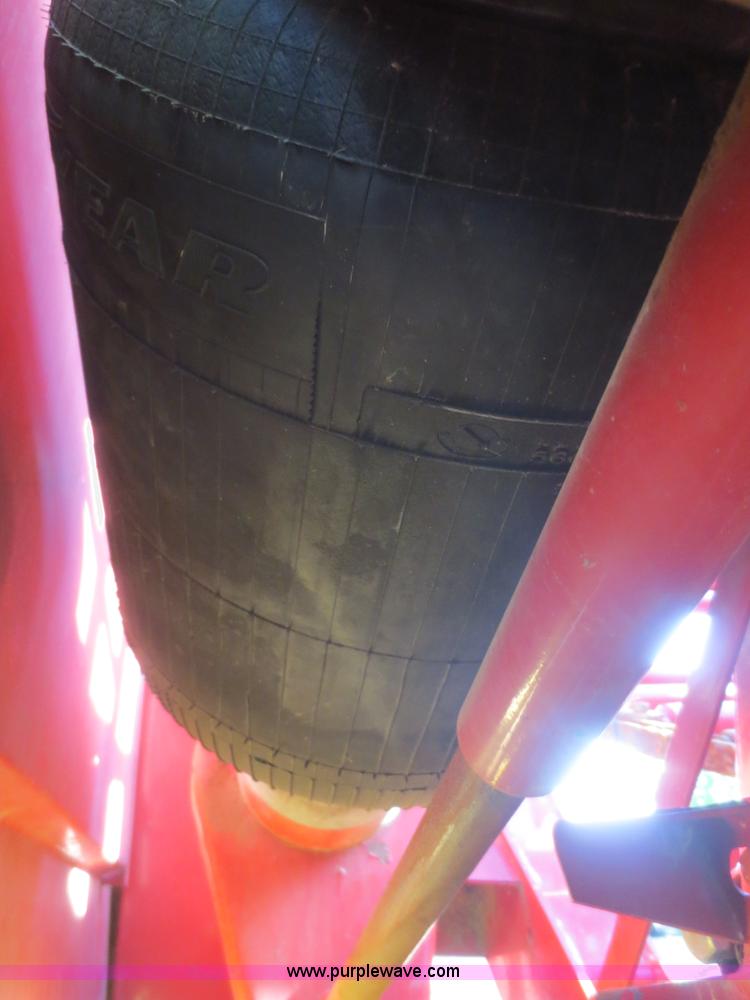 image for item F6983 1989 New Holland 848 round baler