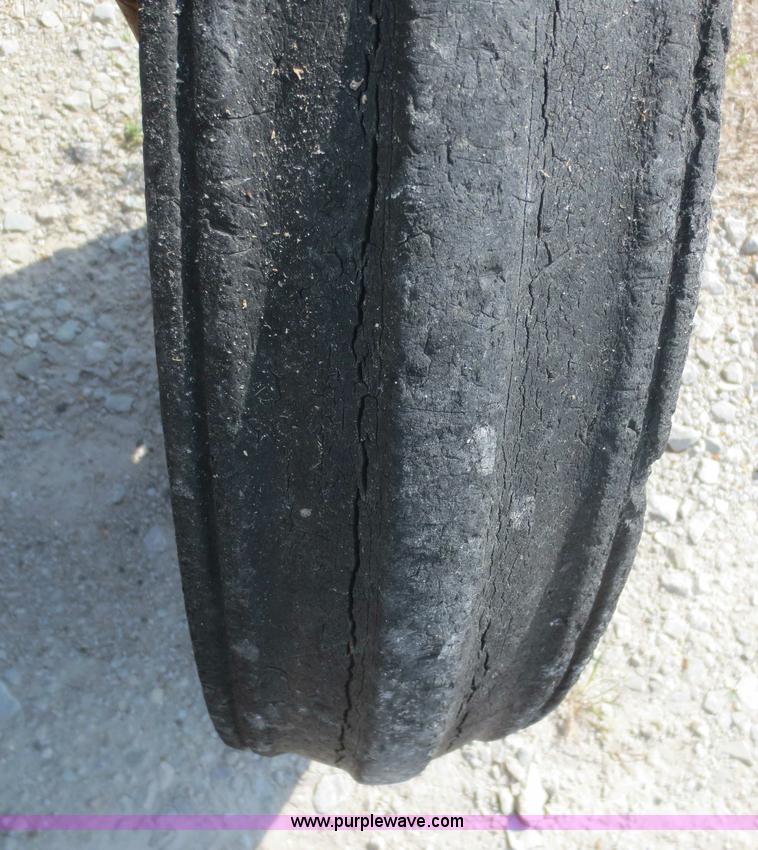 image for item F6984 Ford 600 tractor