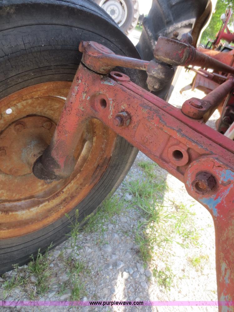 image for item F6984 Ford 600 tractor