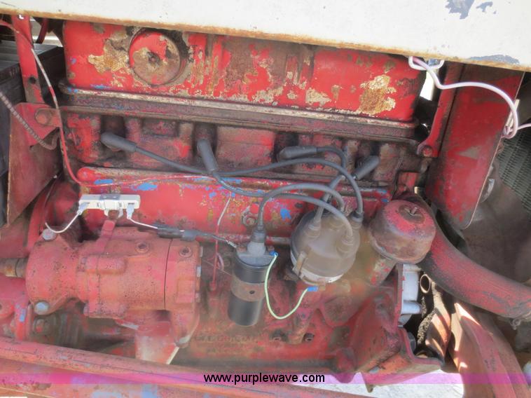 image for item F6984 Ford 600 tractor