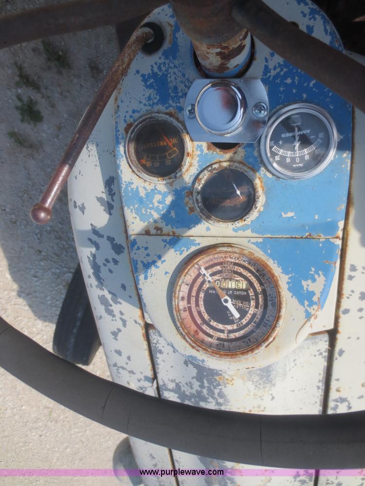image for item F6984 Ford 600 tractor