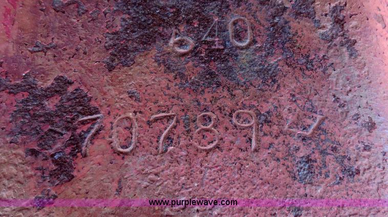 image for item F6984 Ford 600 tractor