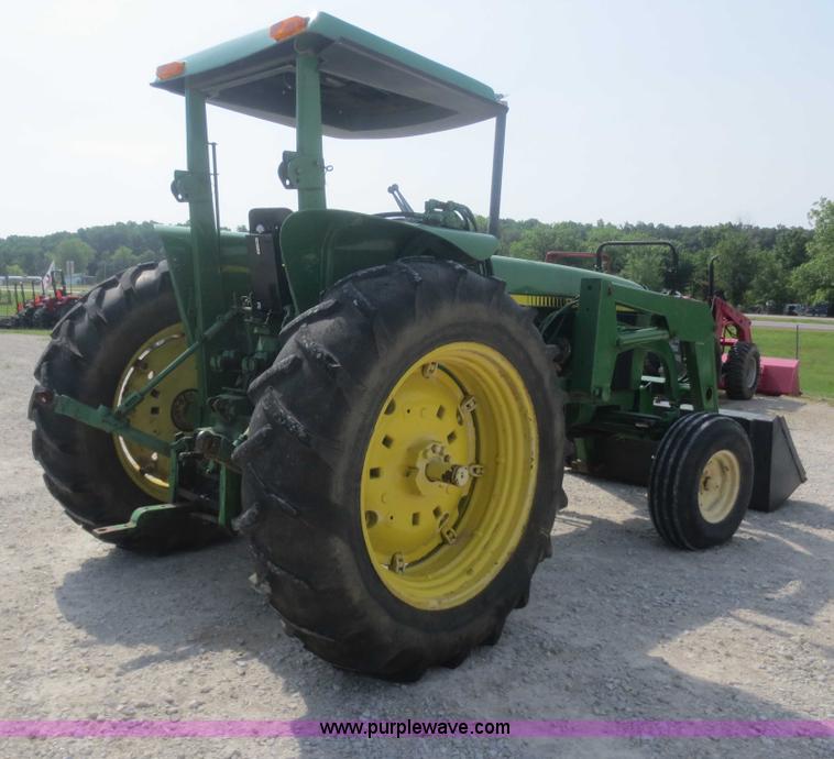 image for item F6985 1983 John Deere 2950 tractor