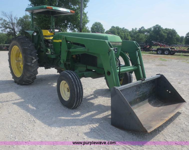 image for item F6985 1983 John Deere 2950 tractor