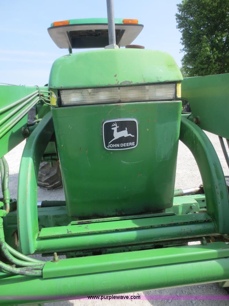 image for item F6985 1983 John Deere 2950 tractor