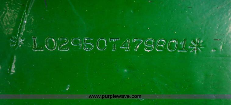 image for item F6985 1983 John Deere 2950 tractor