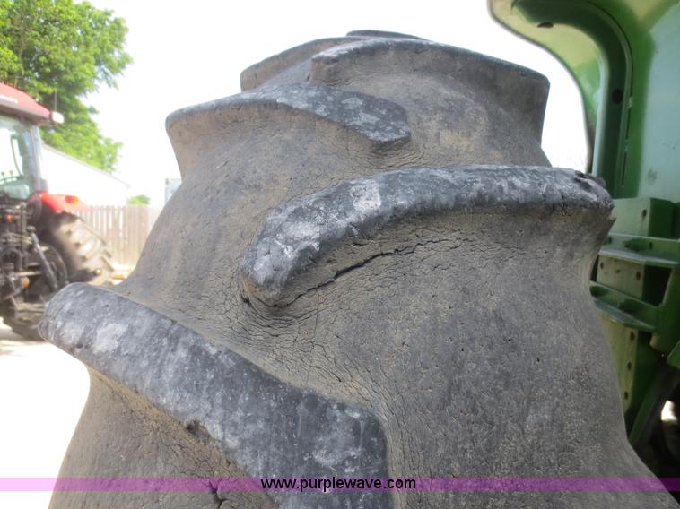 image for item F6985 1983 John Deere 2950 tractor