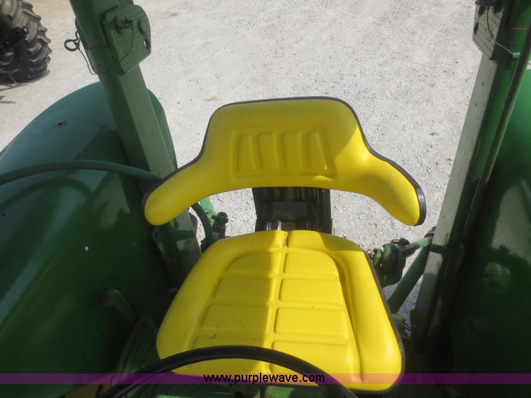 image for item F6985 1983 John Deere 2950 tractor