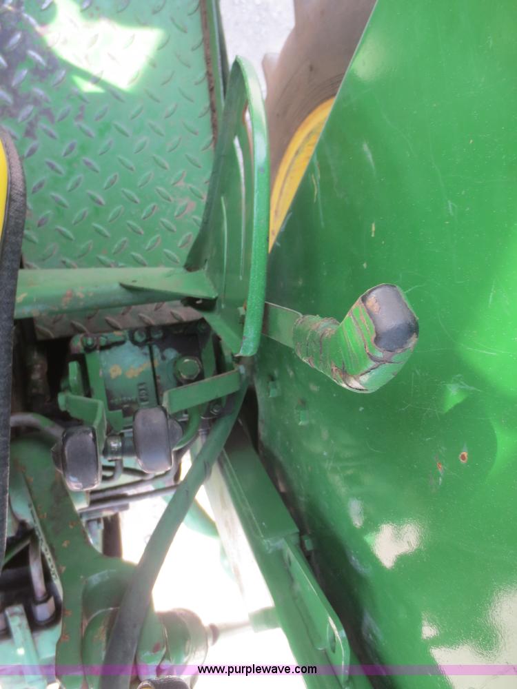 image for item F6985 1983 John Deere 2950 tractor