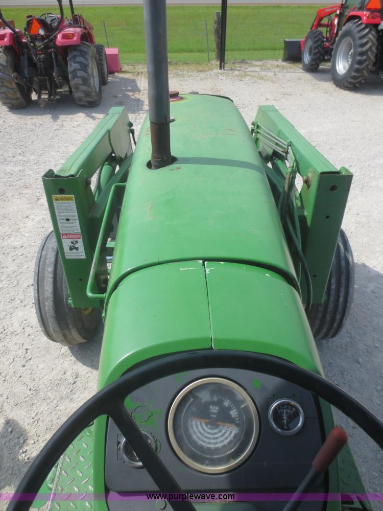 image for item F6985 1983 John Deere 2950 tractor