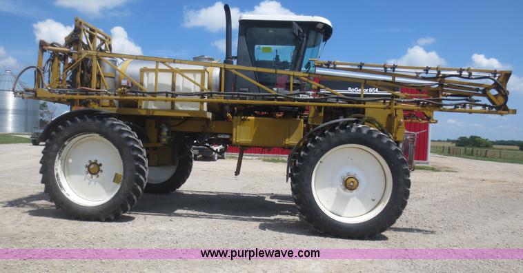 image for item F6998 1993 Ag-Chem RoGator 854 self-propelled sprayer