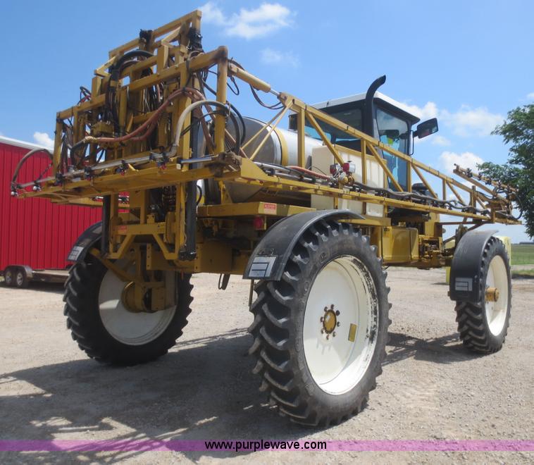 image for item F6998 1993 Ag-Chem RoGator 854 self-propelled sprayer
