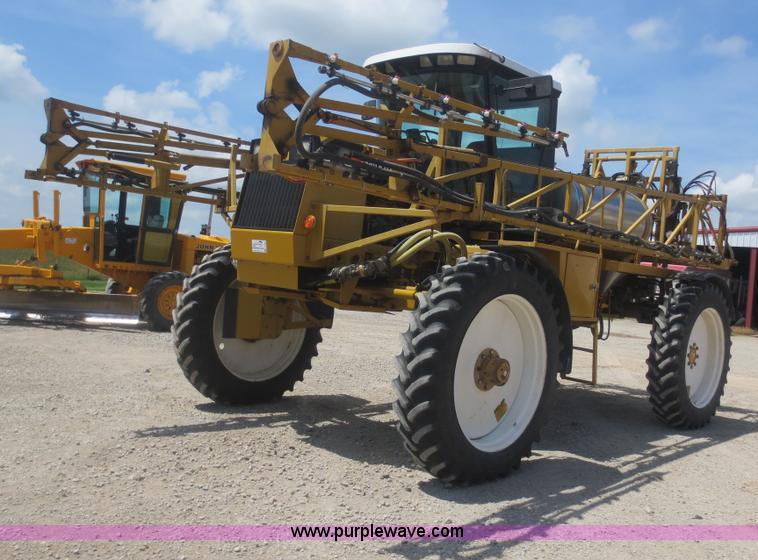 image for item F6998 1993 Ag-Chem RoGator 854 self-propelled sprayer