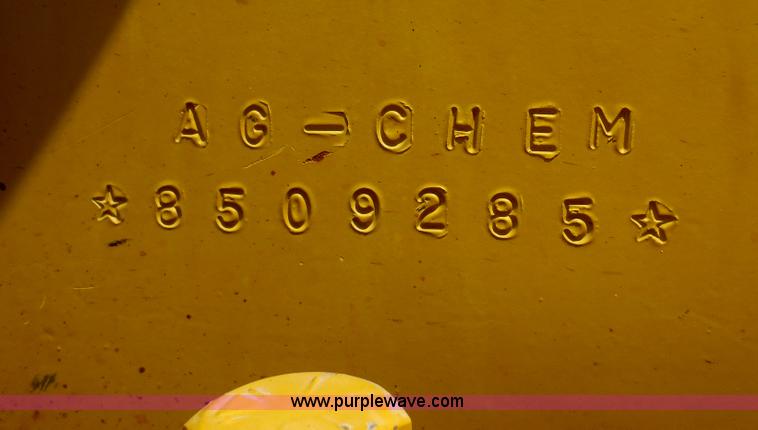 image for item F6998 1993 Ag-Chem RoGator 854 self-propelled sprayer