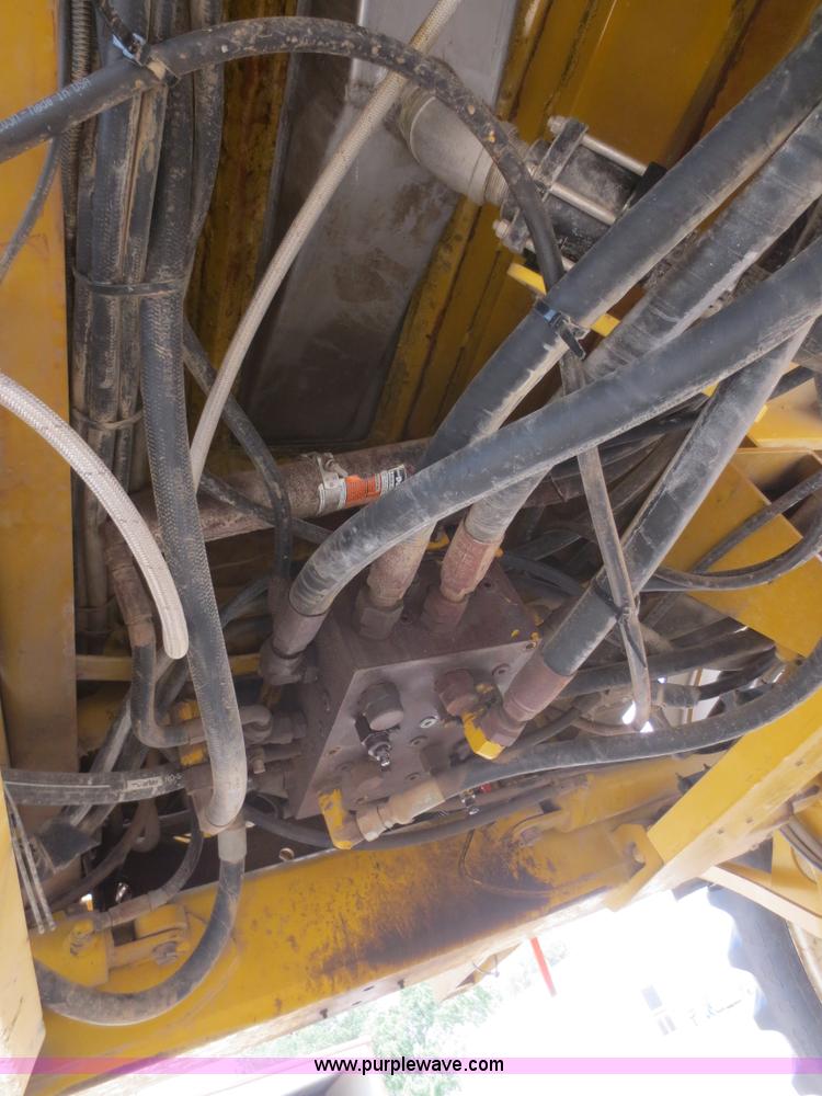 image for item F6998 1993 Ag-Chem RoGator 854 self-propelled sprayer