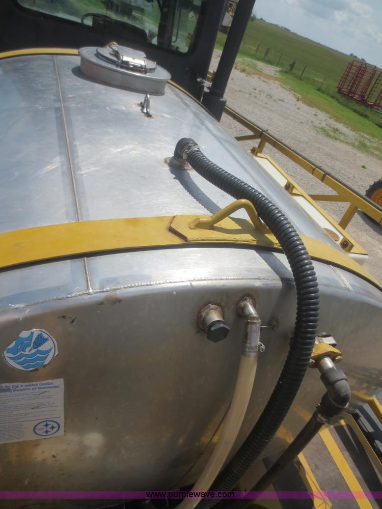 image for item F6998 1993 Ag-Chem RoGator 854 self-propelled sprayer