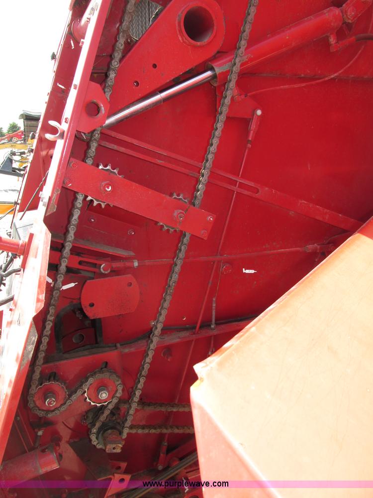 image for item F7394 1994 Case IH 8465A round baler