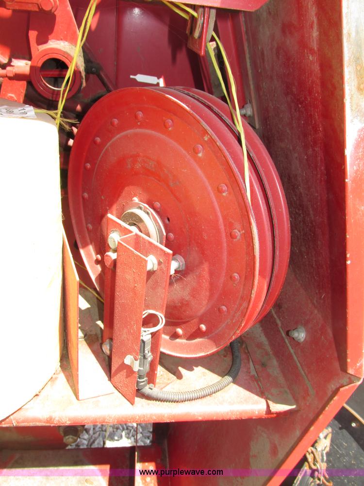 image for item F7394 1994 Case IH 8465A round baler