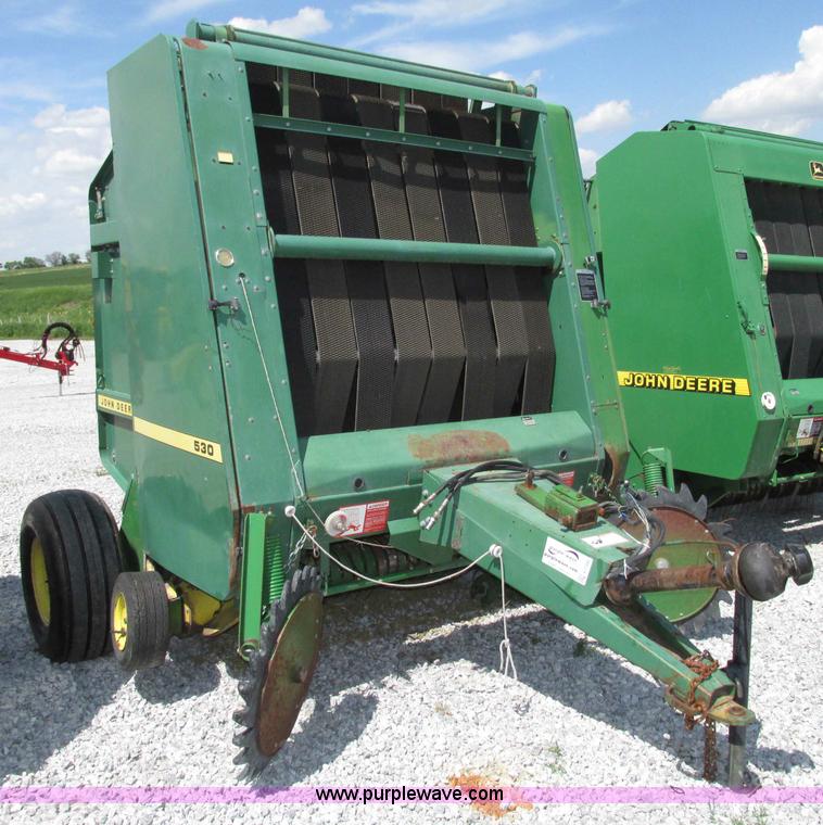 image for item F7395 1988 John Deere 530 round baler
