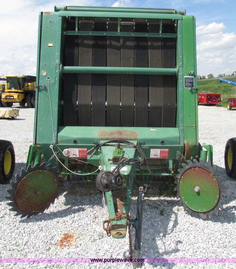 image for item F7395 1988 John Deere 530 round baler
