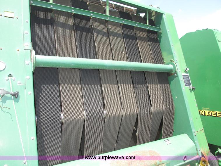 image for item F7395 1988 John Deere 530 round baler