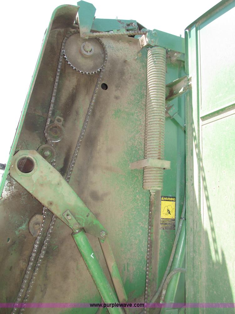 image for item F7395 1988 John Deere 530 round baler