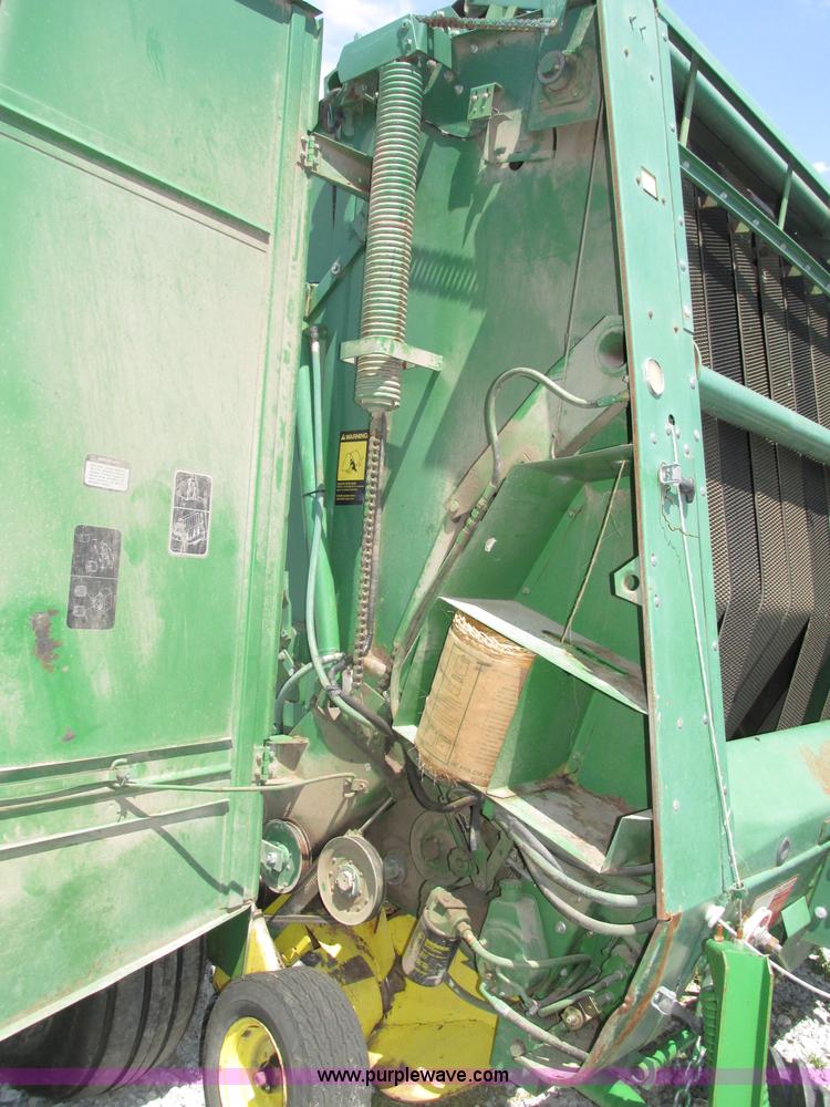 image for item F7395 1988 John Deere 530 round baler