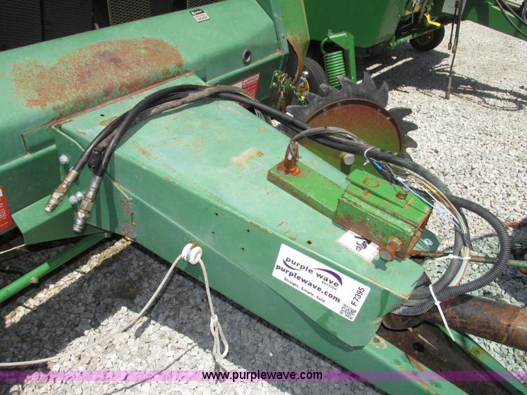 image for item F7395 1988 John Deere 530 round baler