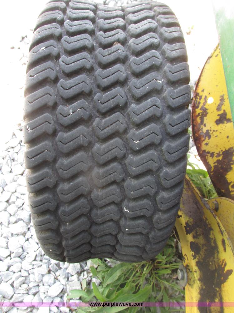 image for item F7395 1988 John Deere 530 round baler