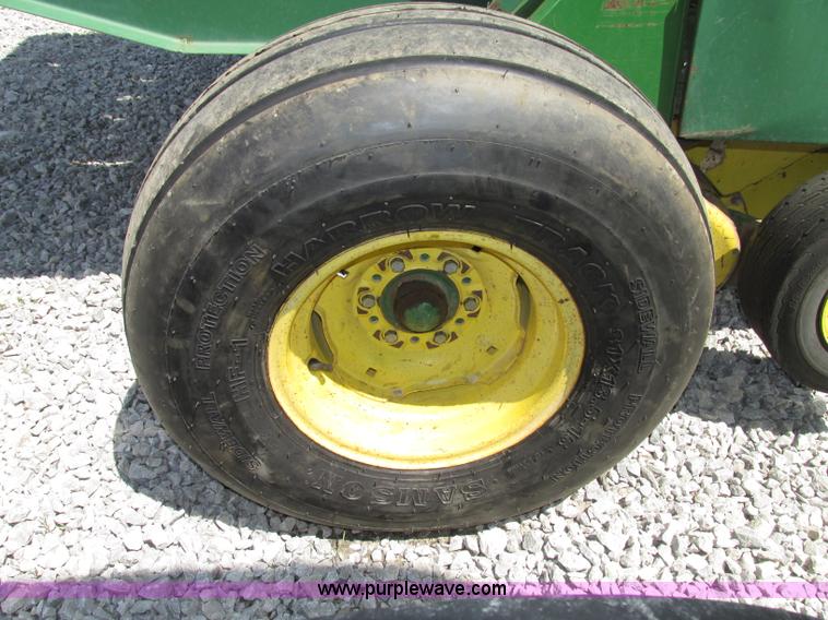 image for item F7395 1988 John Deere 530 round baler