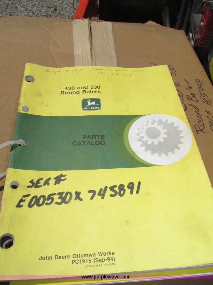 image for item F7395 1988 John Deere 530 round baler