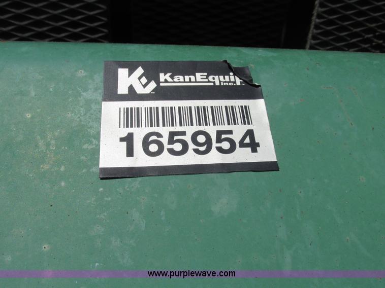 image for item F7395 1988 John Deere 530 round baler