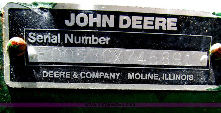image for item F7395 1988 John Deere 530 round baler