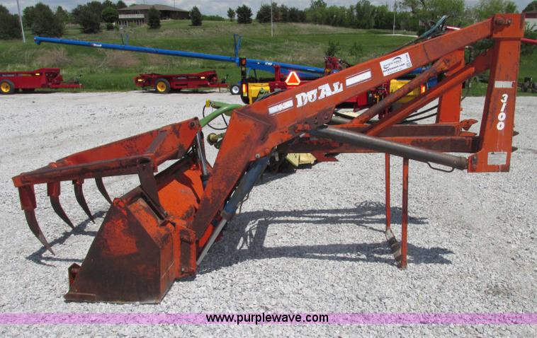 image for item F7396 Du-Al 3100 loader attachment and grapple