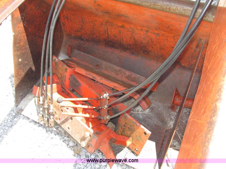 image for item F7396 Du-Al 3100 loader attachment and grapple