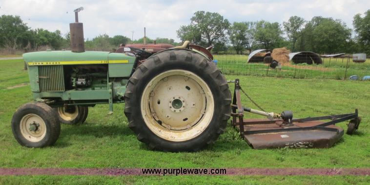 image for item F8271 John Deere 2120 tractor