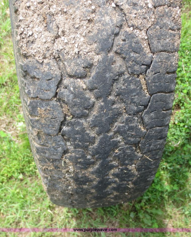 image for item F8271 John Deere 2120 tractor