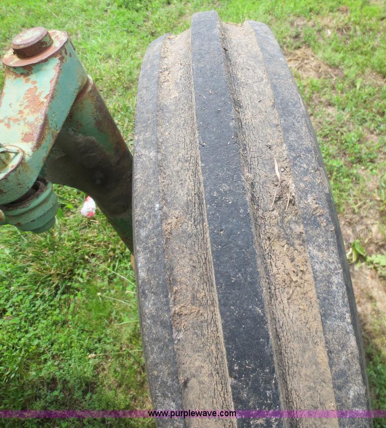 image for item F8271 John Deere 2120 tractor