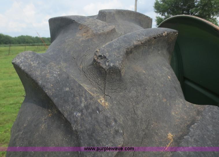 image for item F8271 John Deere 2120 tractor