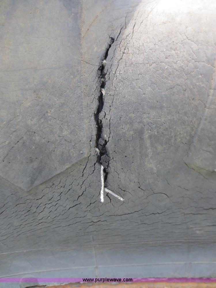 image for item F8271 John Deere 2120 tractor