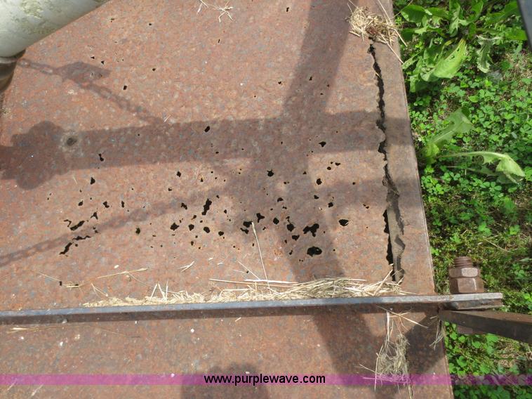 image for item F8271 John Deere 2120 tractor