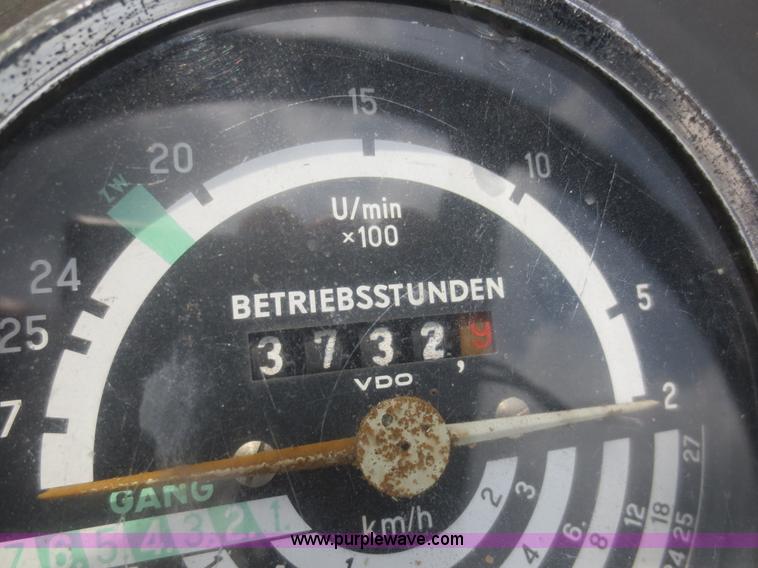 image for item F8271 John Deere 2120 tractor